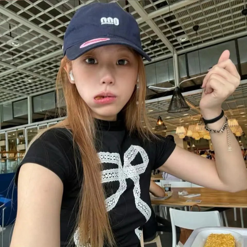 少女们向荒野进发海报